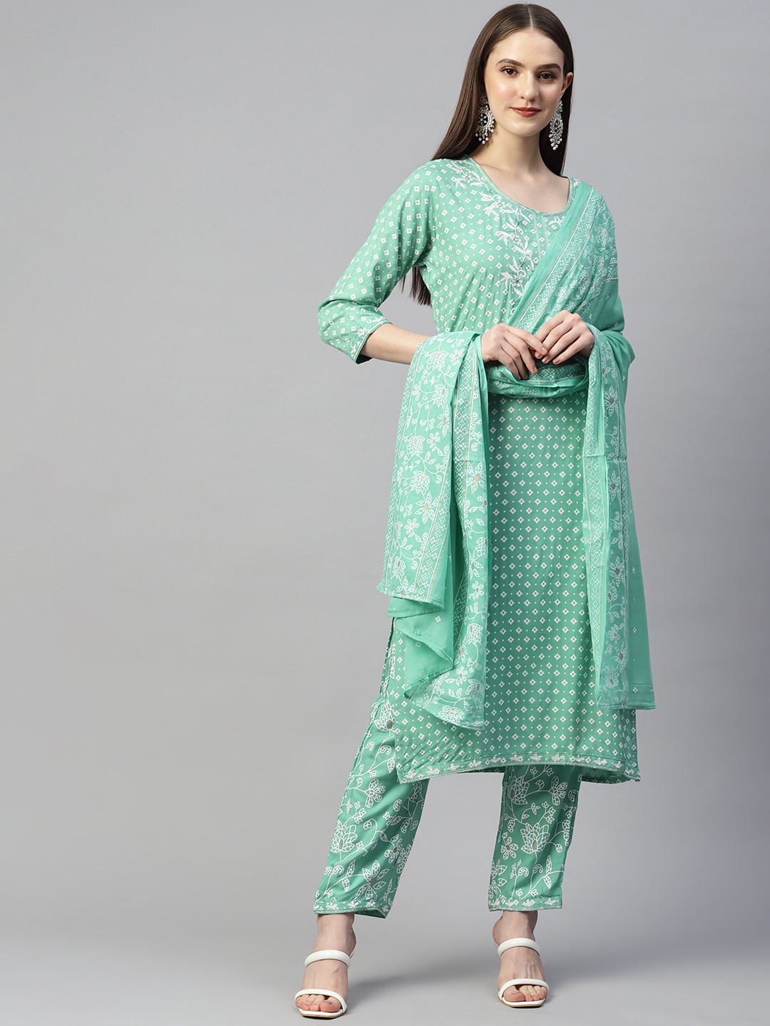 

mokshi Women Green Floral Embroidered Kurta with Trousers & With Dupatta