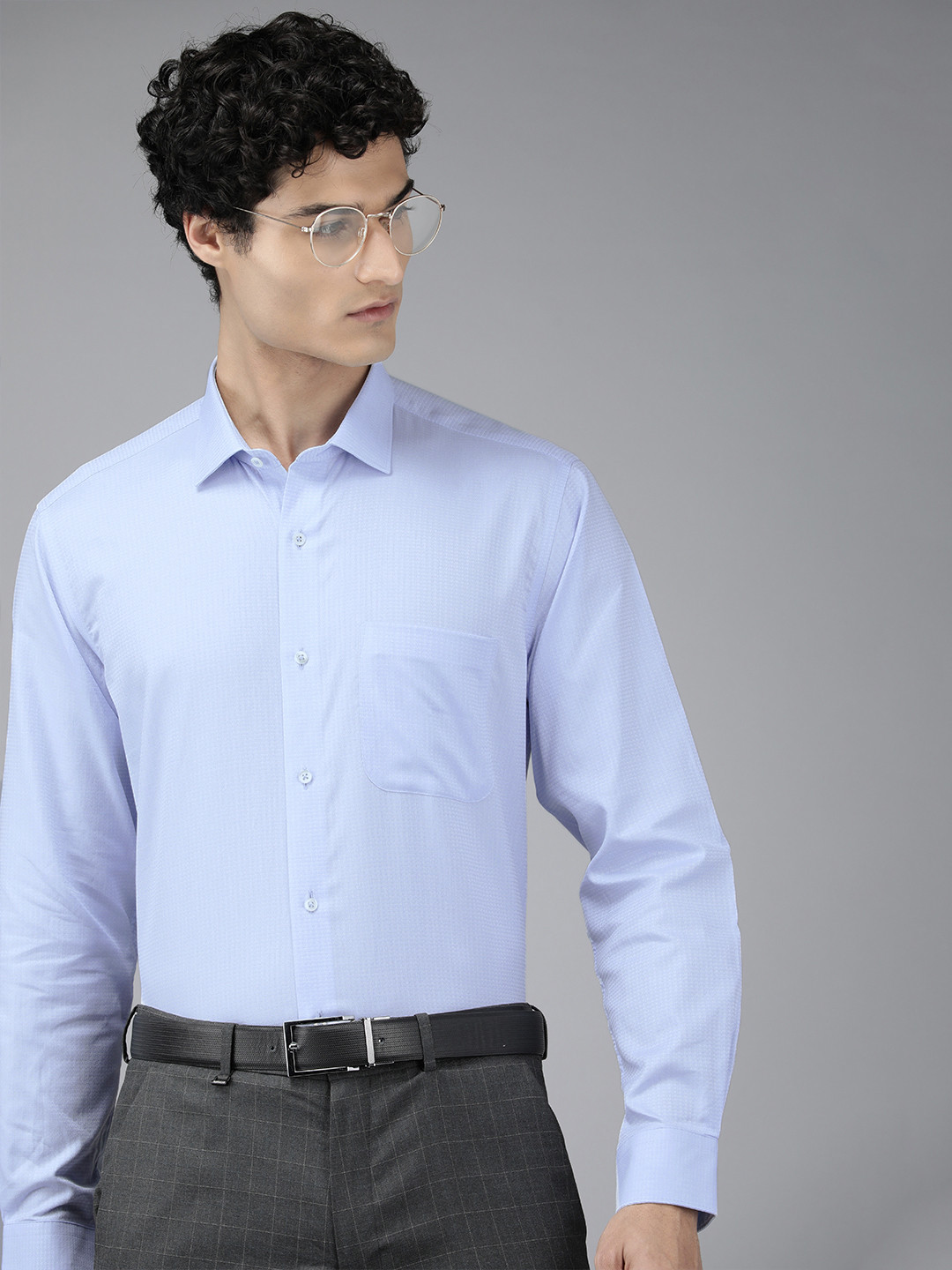 

Van Heusen Men Custom Fit Textured Pure Cotton Formal Shirt, Blue
