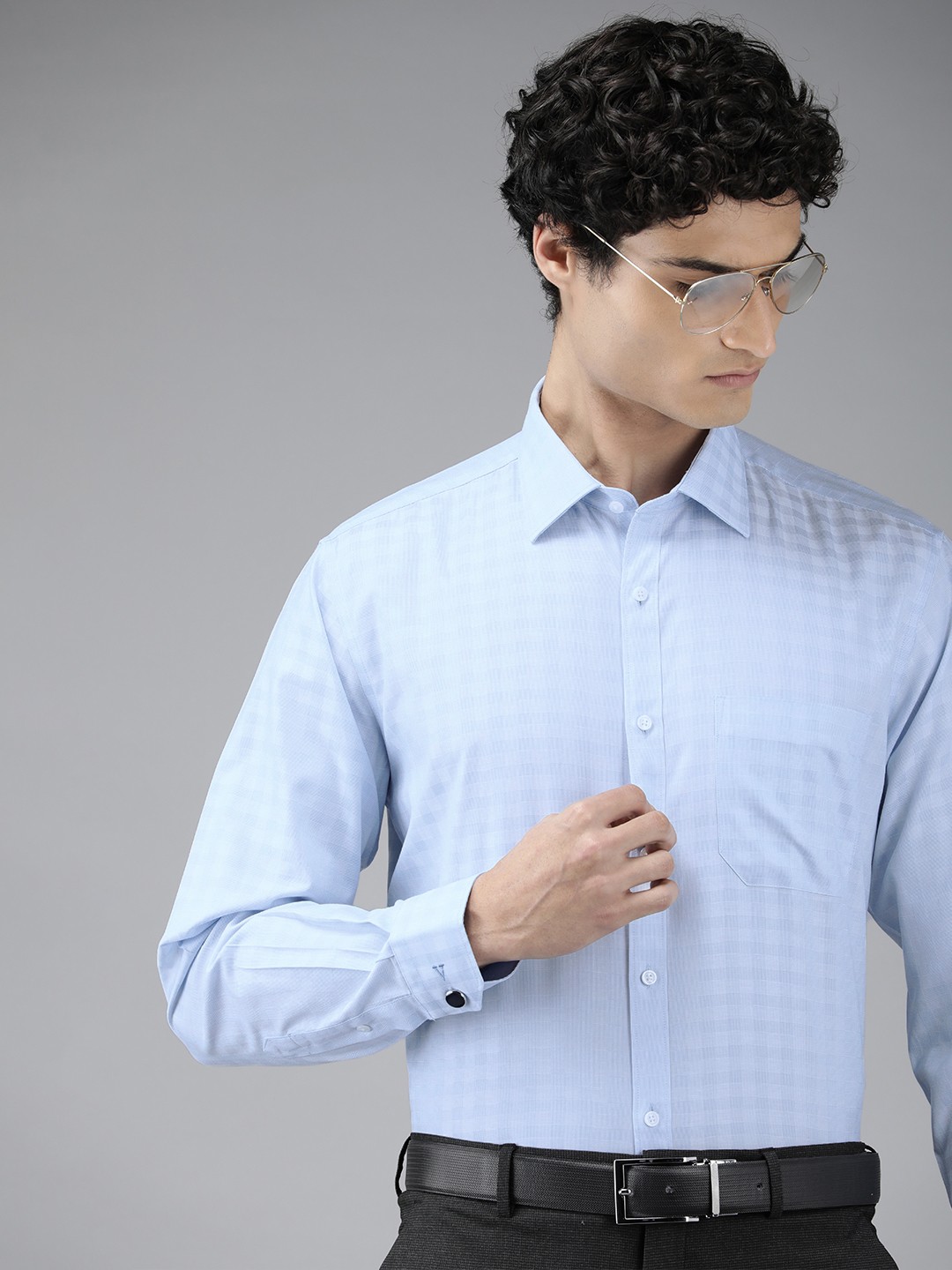 

Van Heusen Men Pure Cotton Custom Checked Formal Shirt, Blue