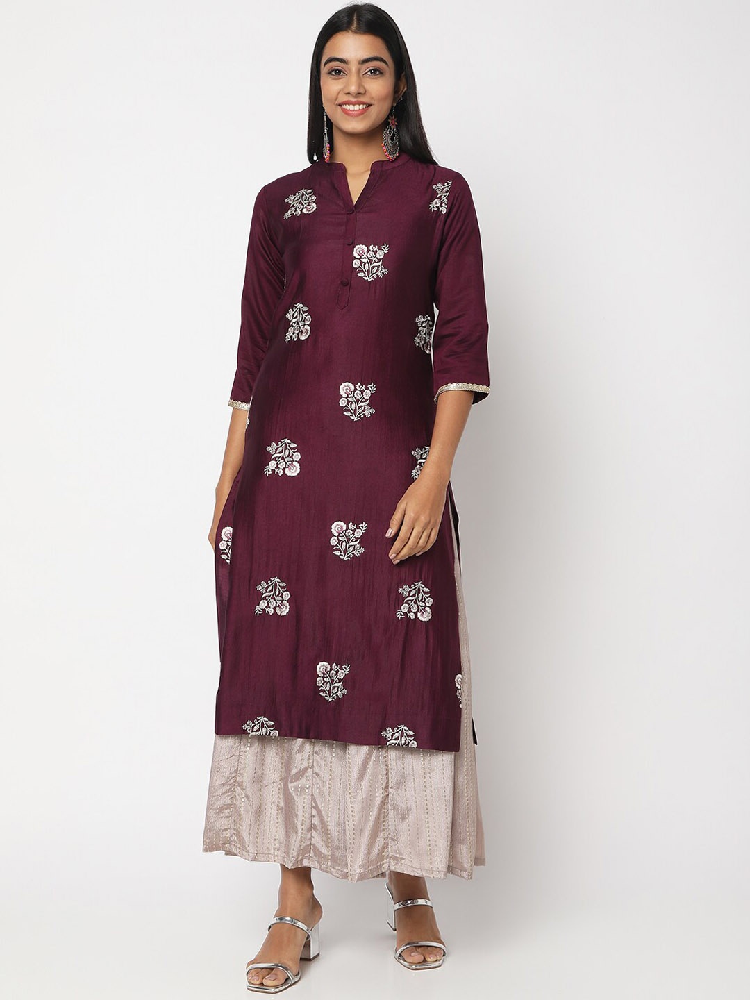 

Ethnicity Floral Embroidered Thread Work Floral Organic Cotton Kurta, Magenta