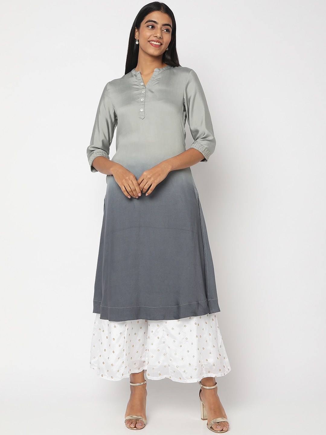 

Ethnicity Colourblocked Thread Work Satin Kurta, Grey