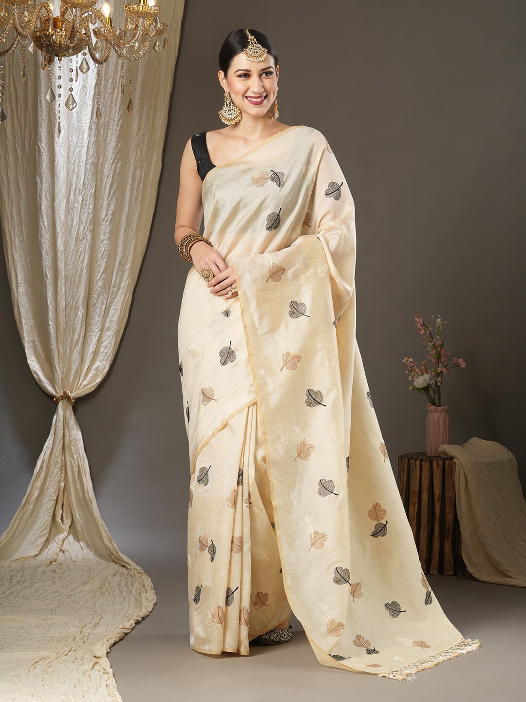 

Saree mall Floral Embroidered Silk Blend Sarees, Cream
