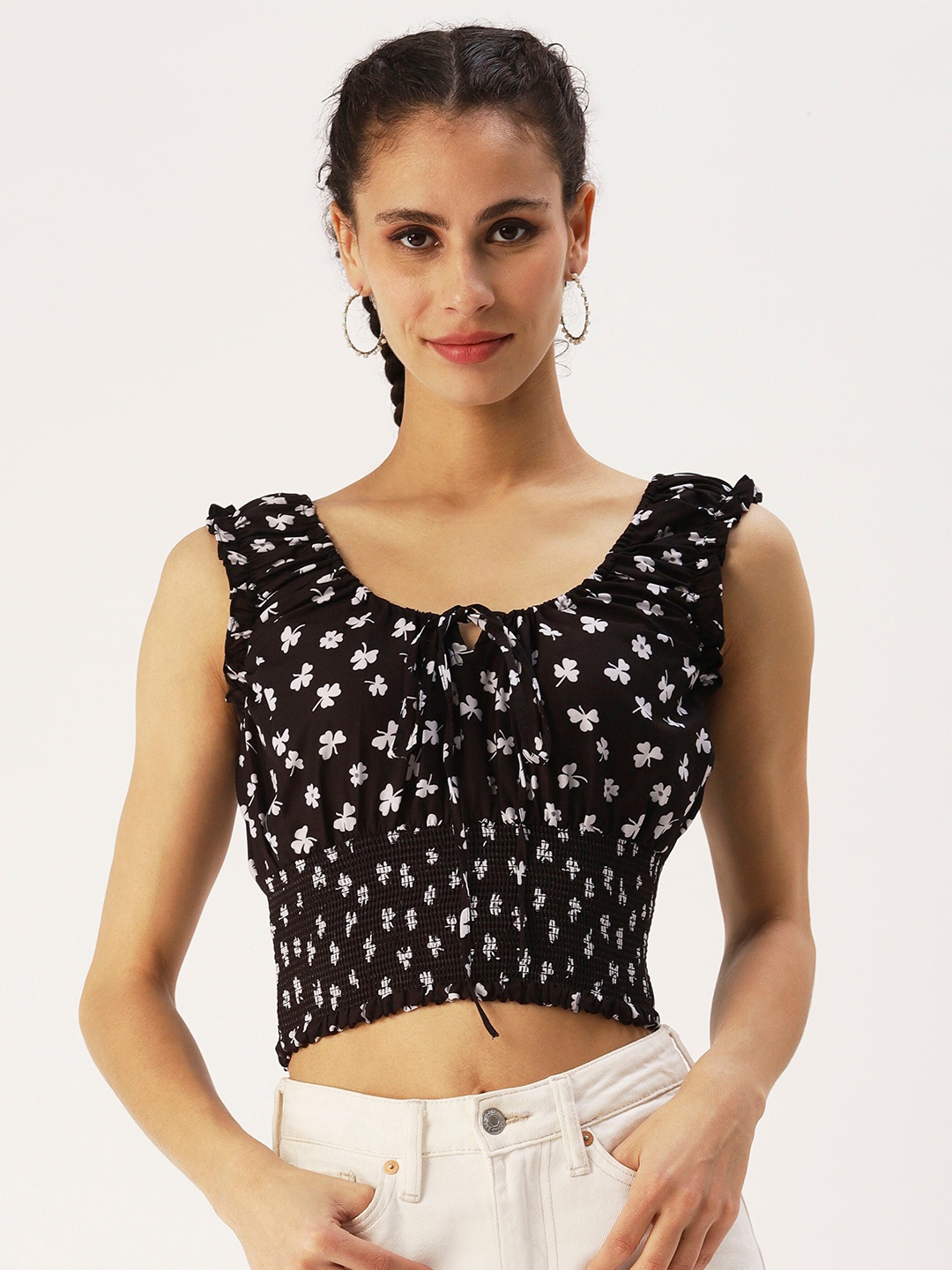 

DressBerry Black Floral Printed Scoop Neck Fitted Crop Top