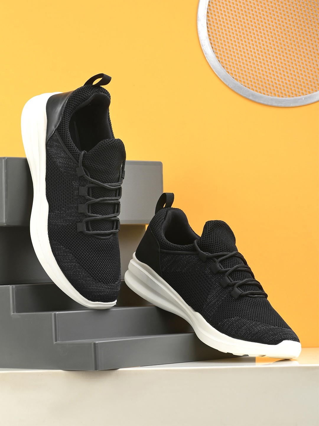 

Roadster Men Mesh Lace Up Running Sports Shoes, Black