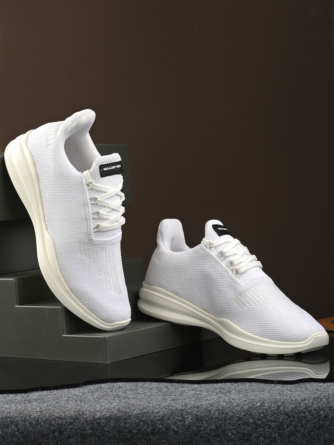 

Roadster Men Mesh Lace-Up Running Sports Shoes, White