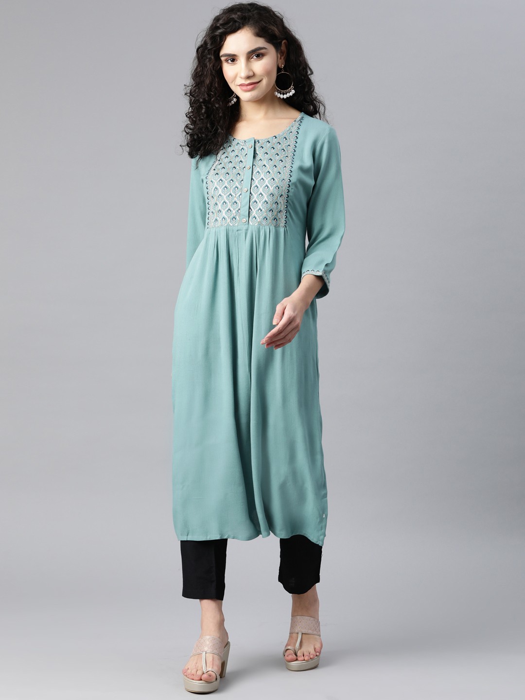 

Readiprint Fashions Women Teal Ethnic Motifs Yoke Design Kurta