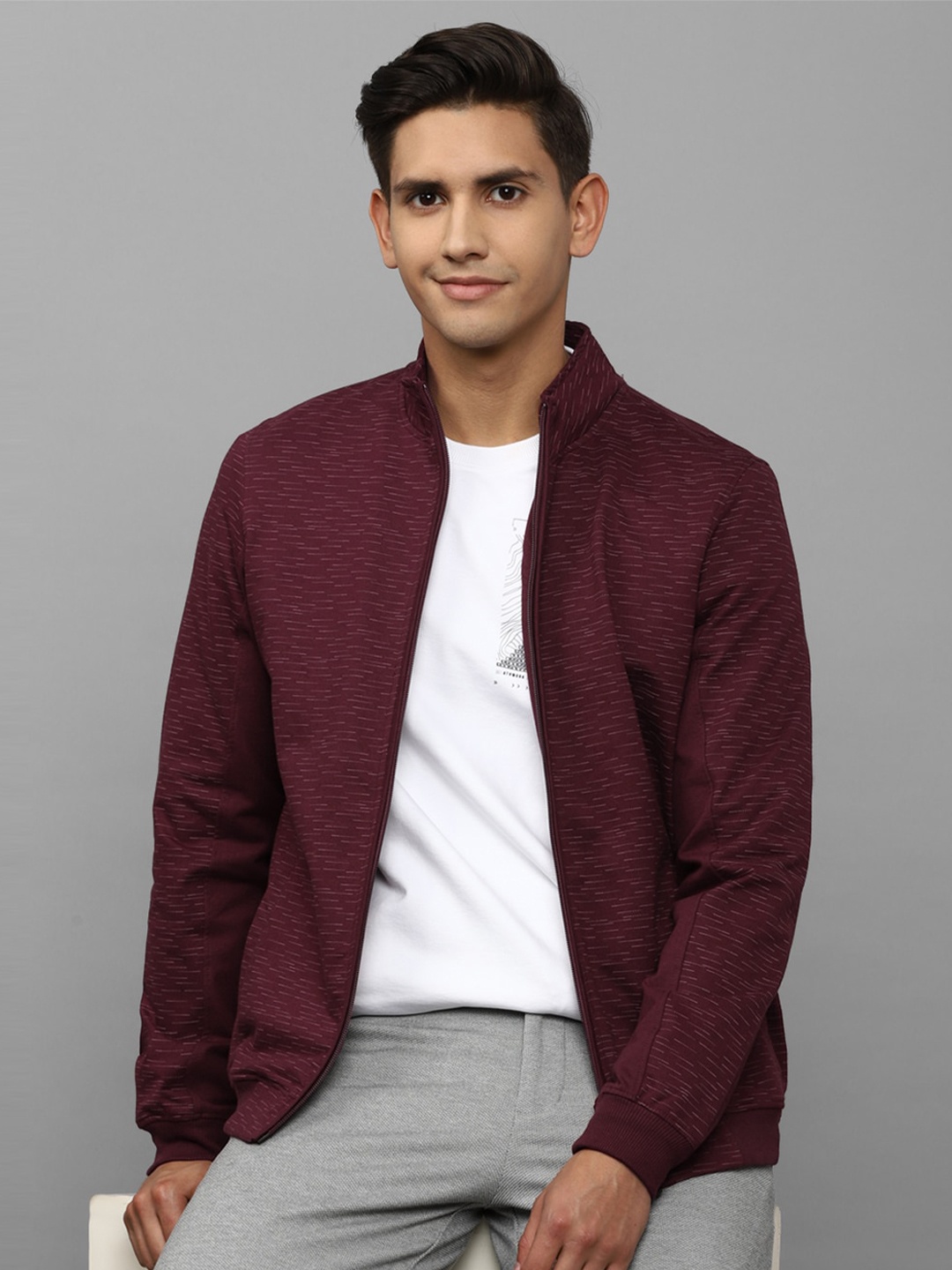 

Louis Philippe Sport Men Printed Cotton Sweatshirt, Burgundy