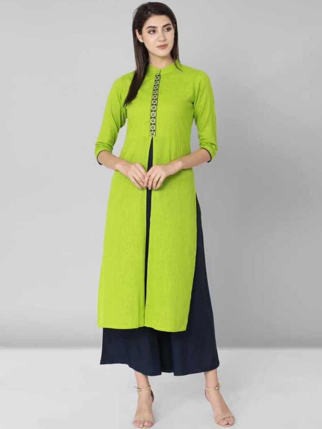 

KALINI Women Thread Work High Slit Cotton Kurta, Green