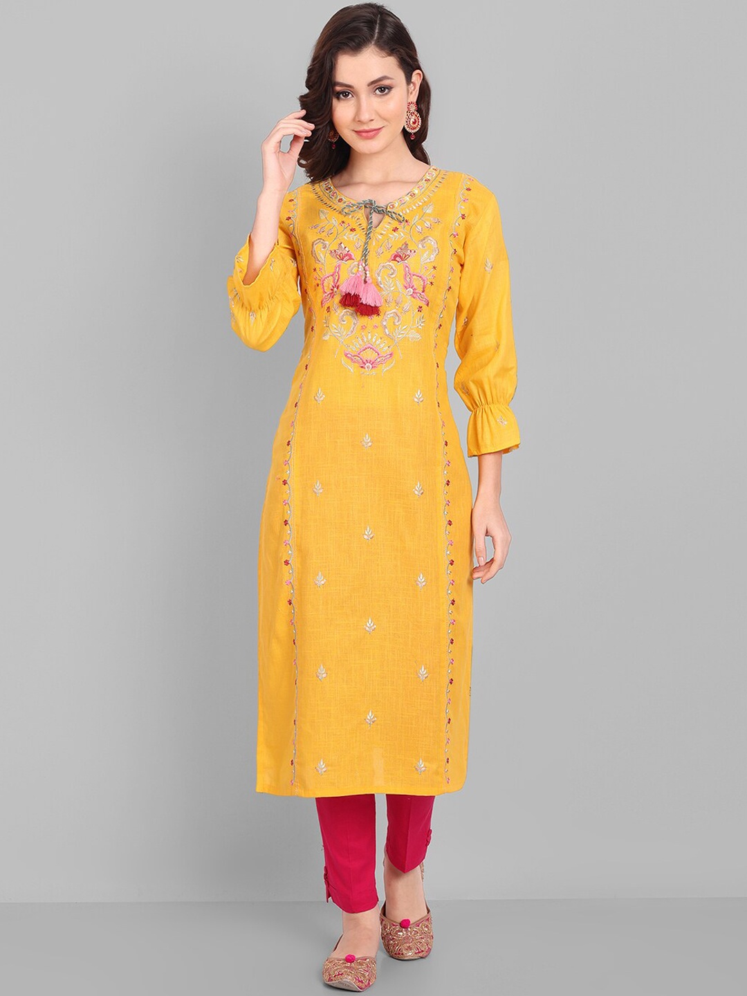 

Pakiza Round Neck Floral Embroidered Thread Work Cotton Kurta, Yellow