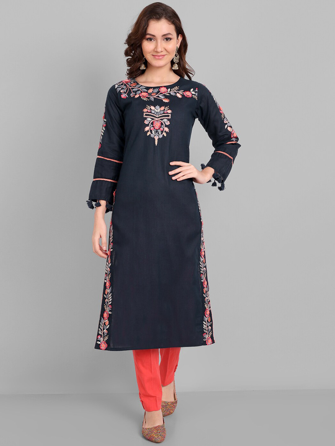 

Pakiza Floral Embroidered Thread Work Pure Cotton Kurta, Navy blue