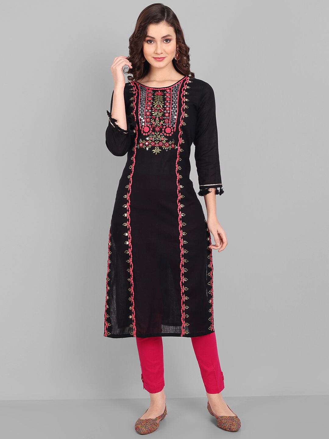 

Pakiza Ethnic Motifs Embroidered Pure Cotton Kurta, Black