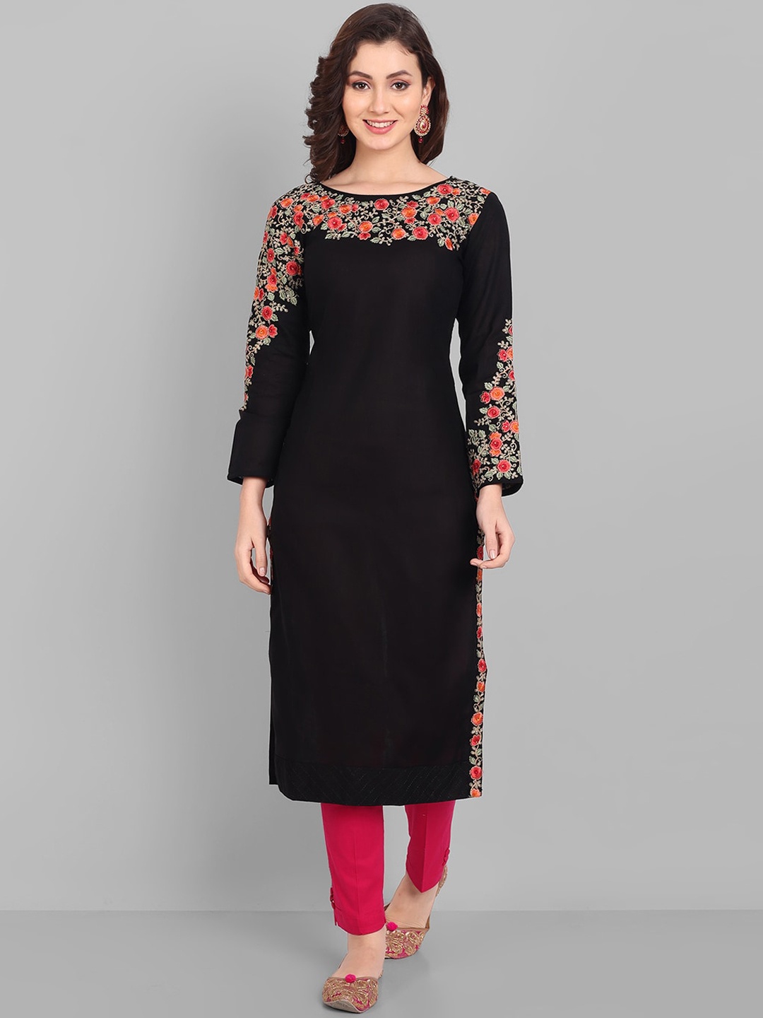 

Pakiza Floral Embroidered Straight Regular Pure Cotton Kurta, Black