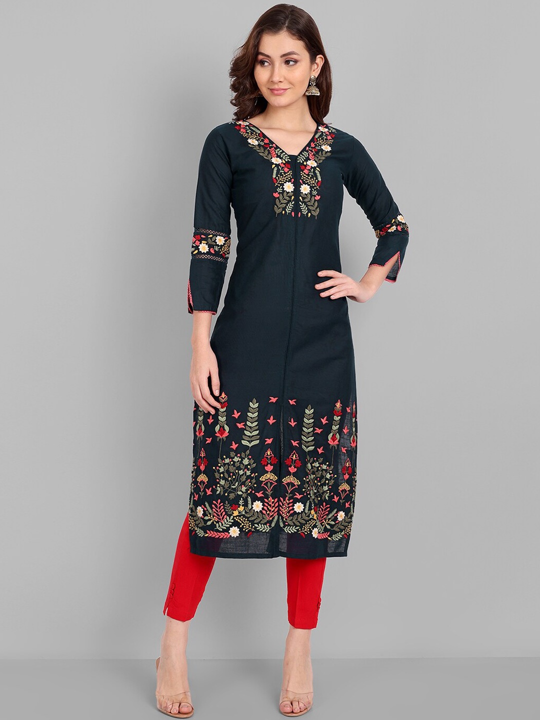 

Pakiza Floral Embroidered V-Neck Straight Regular Pure Cotton Kurta, Black