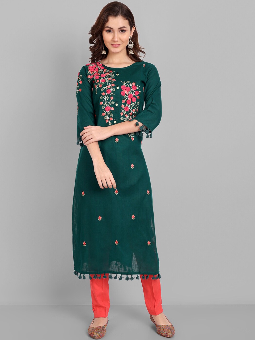 

Pakiza Women Geometric Embroidered Thread Work Cotton Kurta, Green