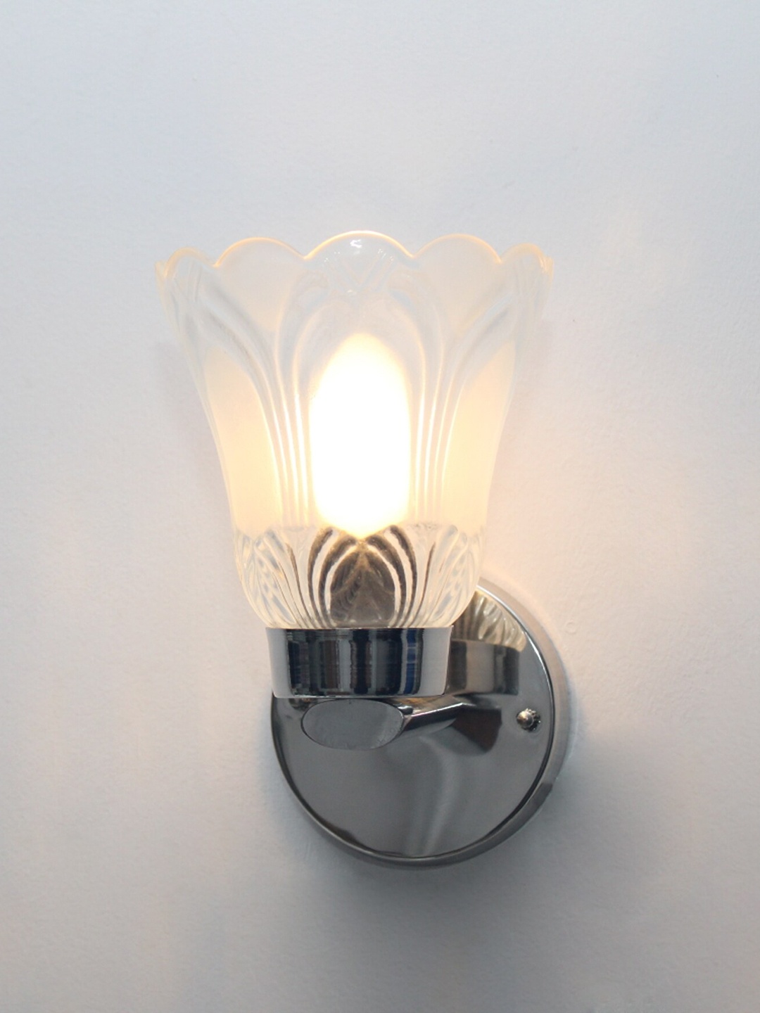 

SHREE KALA HOME DECOR Chrome Tulip Flower Glass Wall Sconce Light, Silver