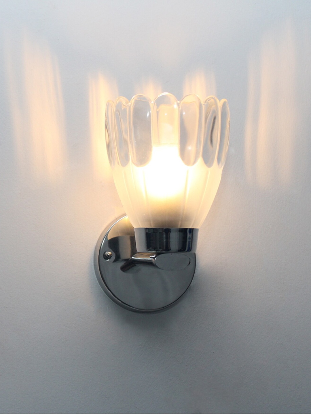 

SHREE KALA HOME DECOR Chrome Foxtail Grass Glass Wall Sconce Light, Silver