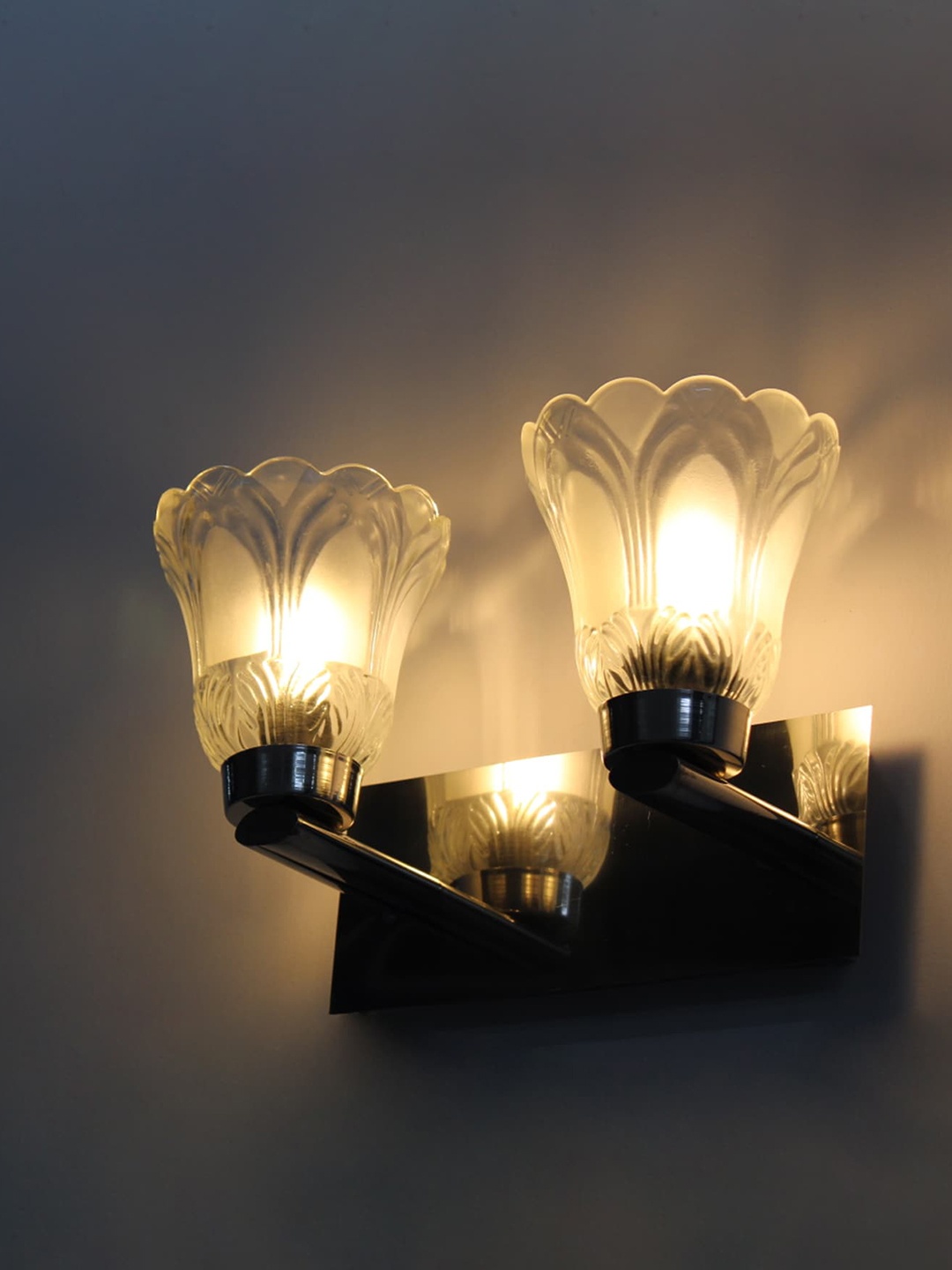 

SHREE KALA HOME DECOR Chrome Tulip Flower Double Glass Wall Sconce Light, Silver
