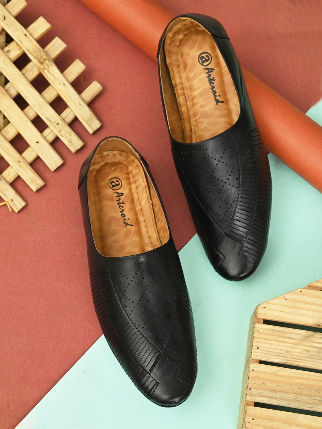 

ASTEROID Men Textured Formal Slip-On Shoes, Black
