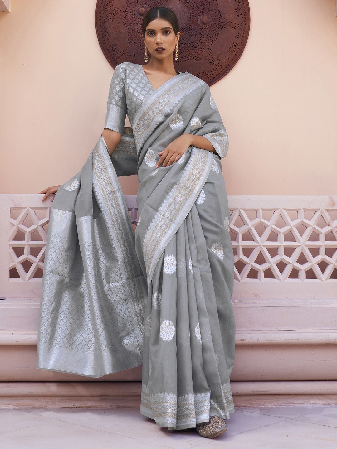 

Mitera Ethnic Motifs Zari Linen Blend Banarasi Saree, Grey