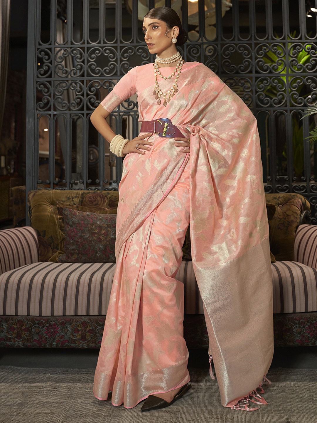 

Mitera Ethnic Motifs Zari Silk Blend Banarasi Saree, Peach