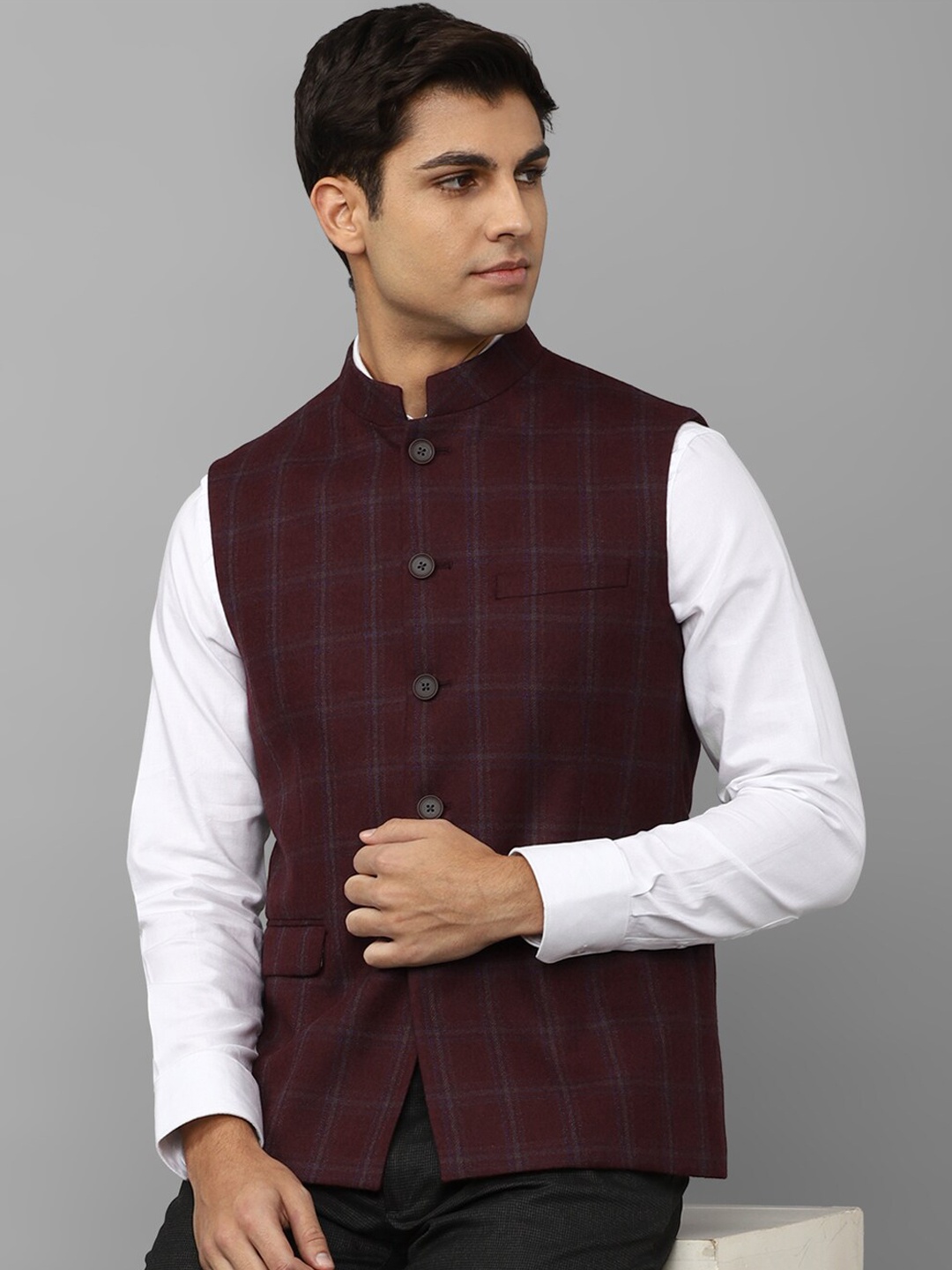 

Louis Philippe Men Checked Pure Wool Nehru Jackets, Brown