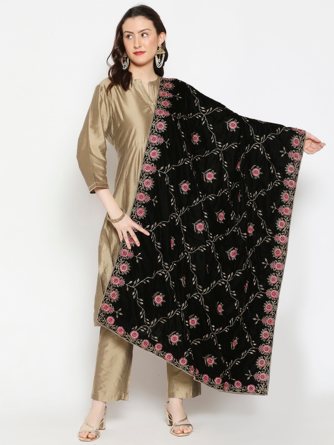 

Dupatta Bazaar Black & Pink Embroidered Velvet Dupatta with Thread Work
