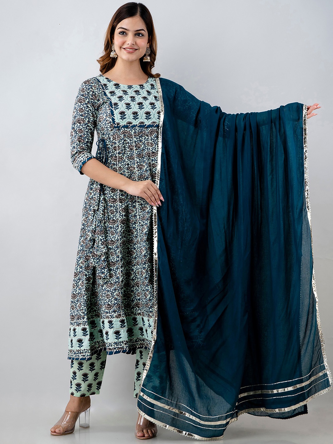 

OMASK Floral Yoke Design Gotta Patti Pure Cotton Kurta with Trousers & With Dupatta, Blue