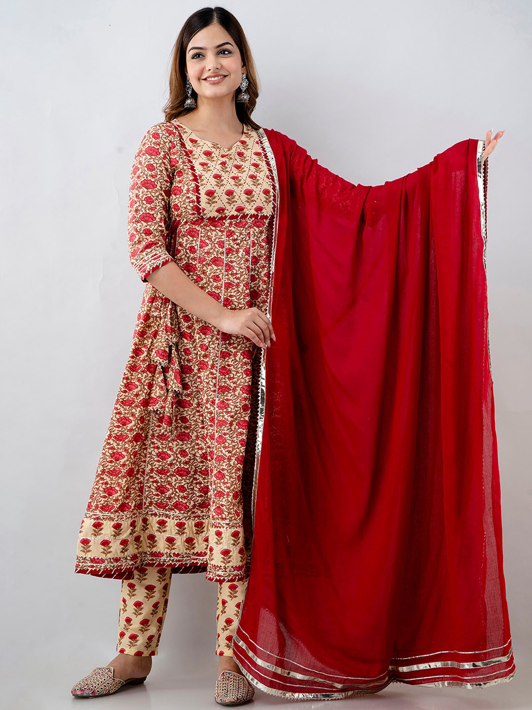 

OMASK Yoke Design Panelled Gotta Patti Pure Cotton Kurta with Trousers & With Dupatta, Red
