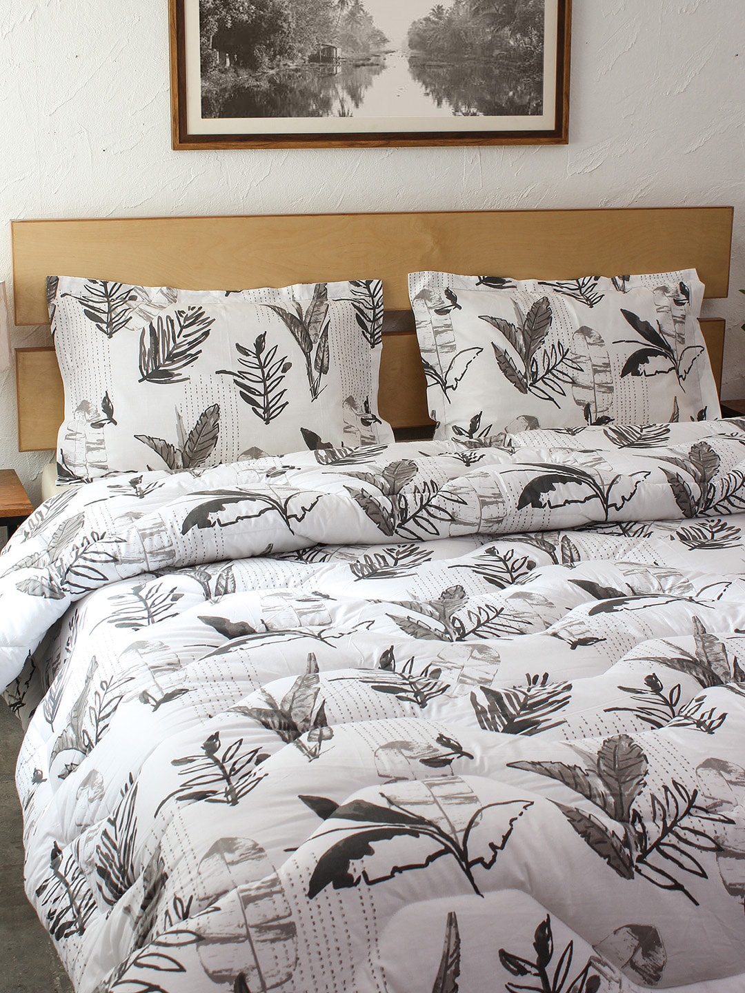 

House This Grey & White Floral Mild Winter Double Cotton Bed Comforter