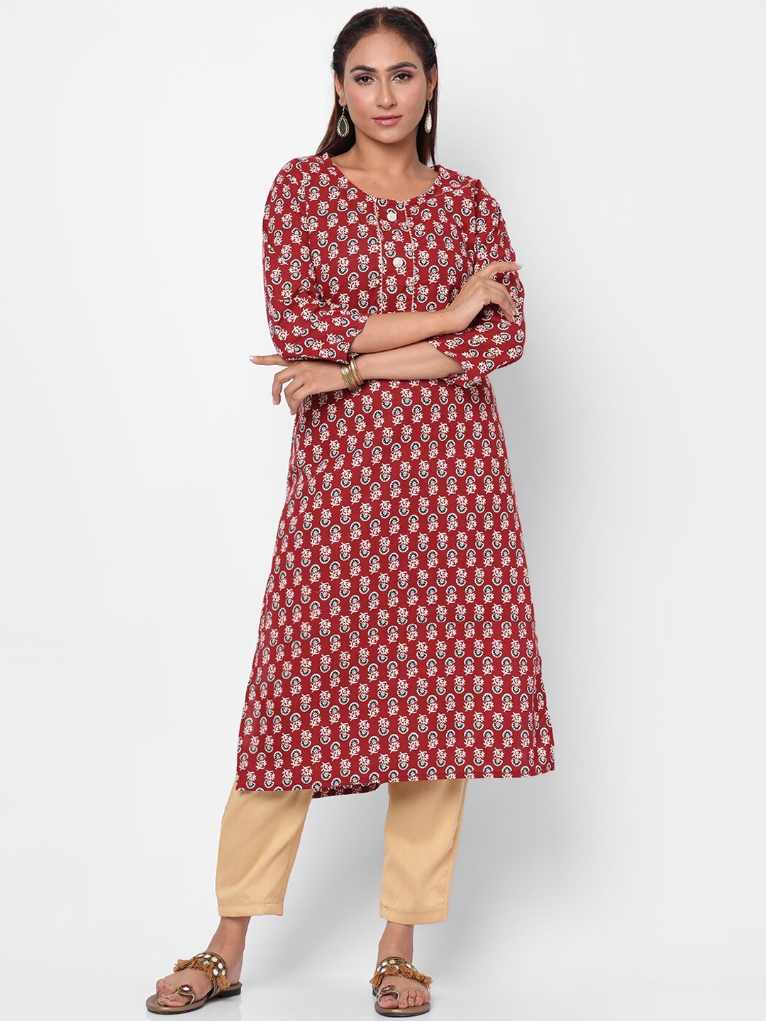 

Kastiel Women Ethnic Motifs Printed Gotta Patti Cotton Kurta, Red