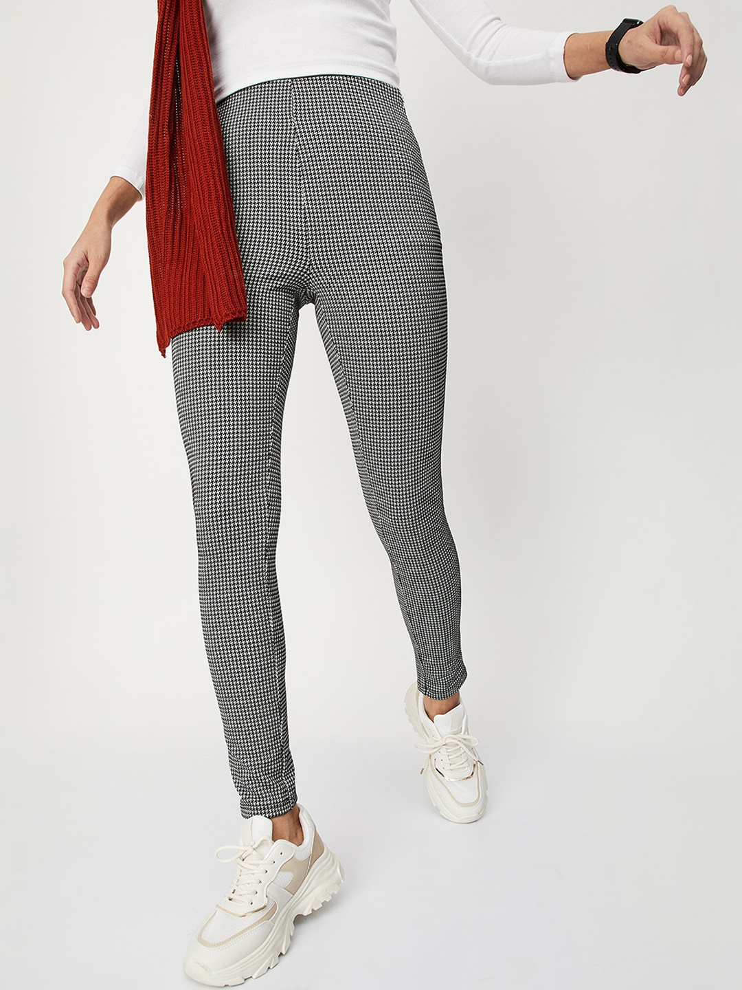 

max Women Checked Regular Fit Jeggings, Black