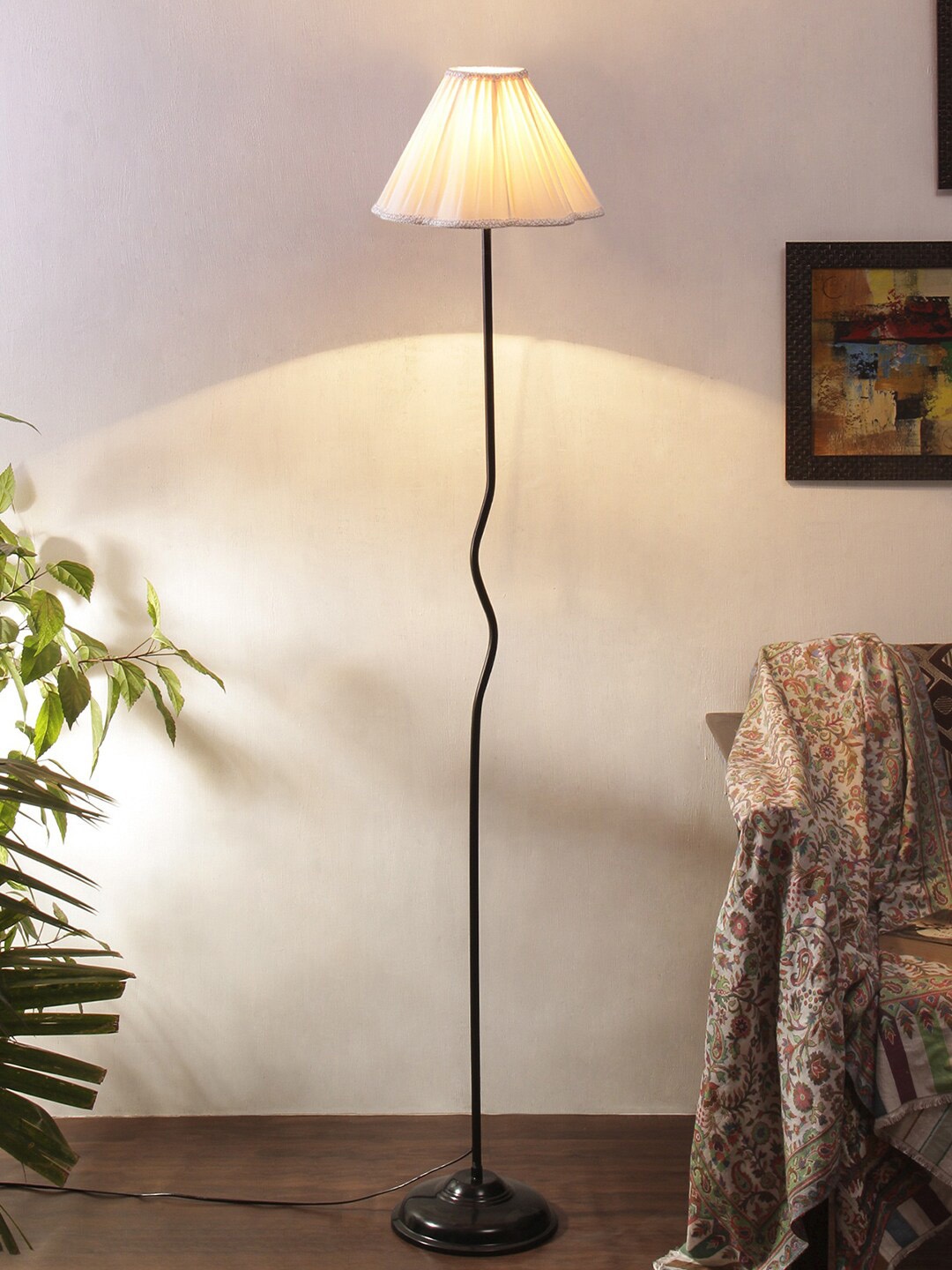 

Devansh Solid Cotton Shade With Iron Frustum Floor Lamp, Off white