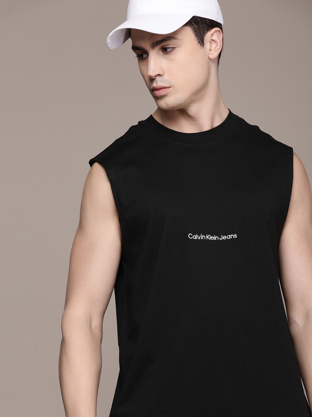 

Calvin Klein Jeans Men Pure Cotton T-shirt With Brand Logo Embroidered Detail, Black