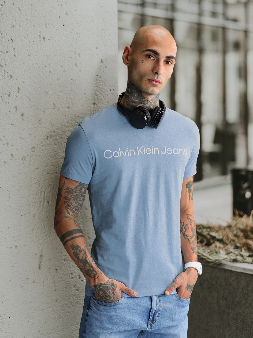 

Calvin Klein Jeans Men Brand Logo Printed Pure Cotton Slim Fit T-shirt, Blue