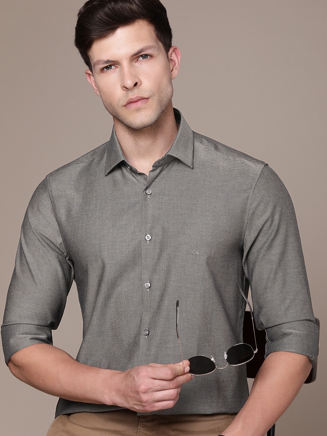 

Calvin Klein Jeans Men Pure Cotton Slim Fit Casual Shirt, Grey