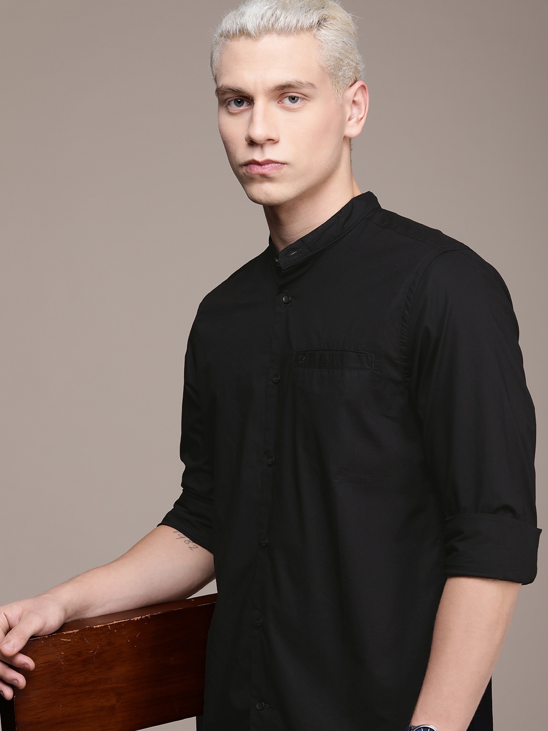 

Calvin Klein Jeans Men Band Collar Pure Cotton Casual Shirt, Black
