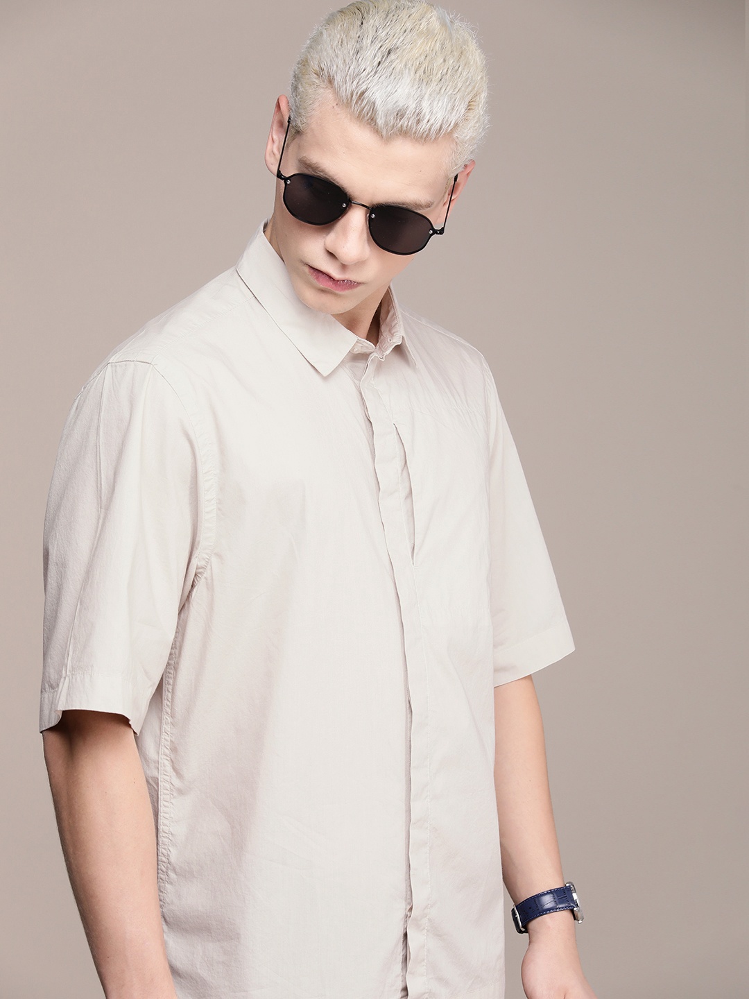 

Calvin Klein Jeans Men Pure Cotton Solid Boxy Fit Casual Shirt, Taupe