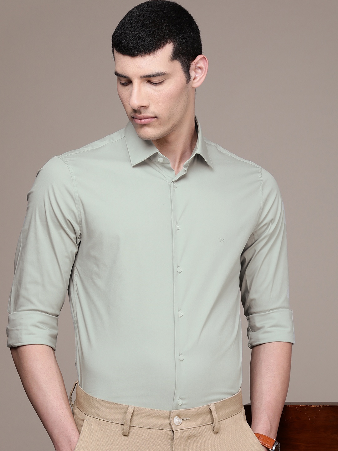 

Calvin Klein Jeans Men Solid Slim Fit Casual Shirt, Grey