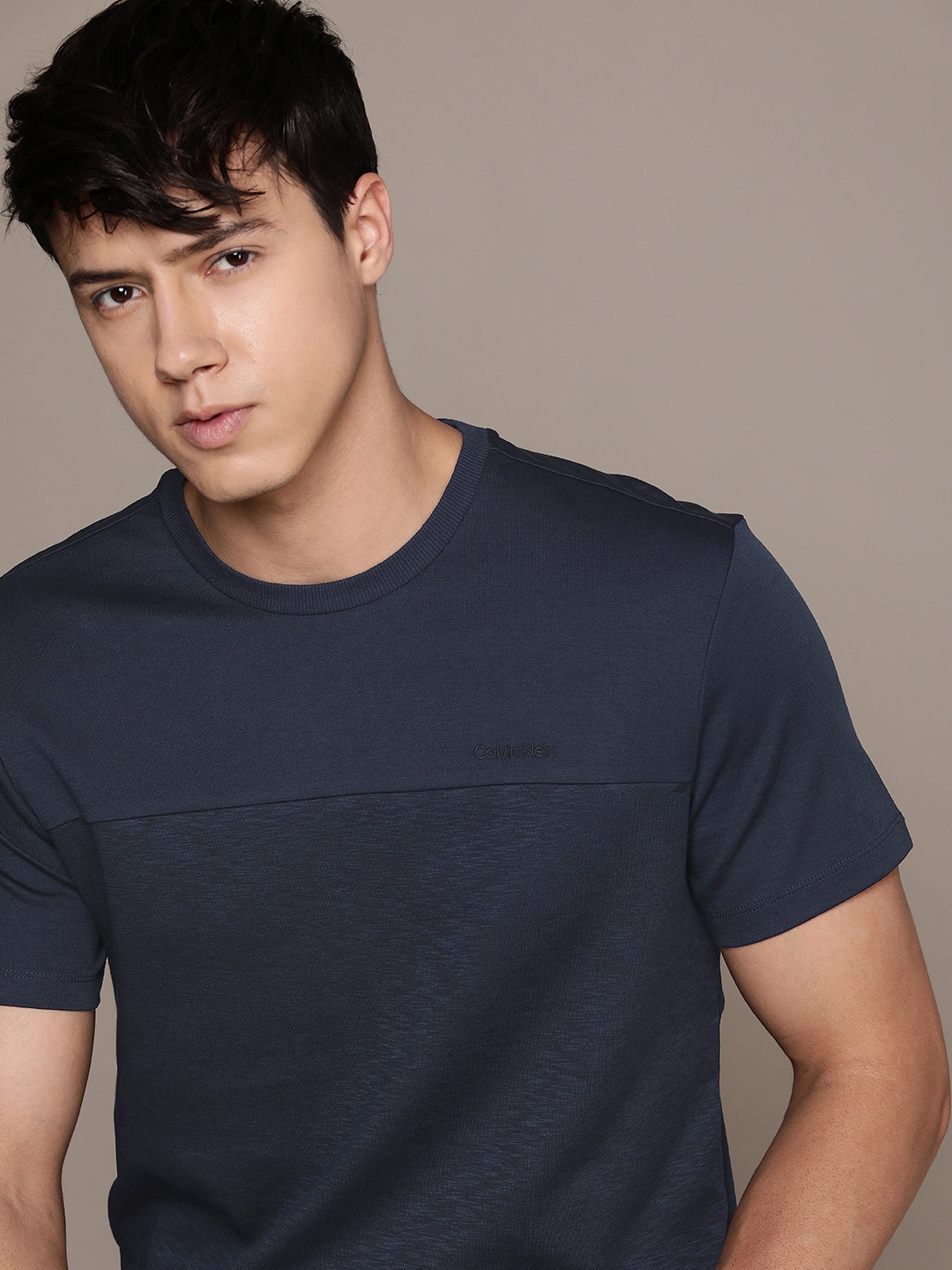 

Calvin Klein Jeans Men Round Neck Short Sleeves T-shirt, Navy blue