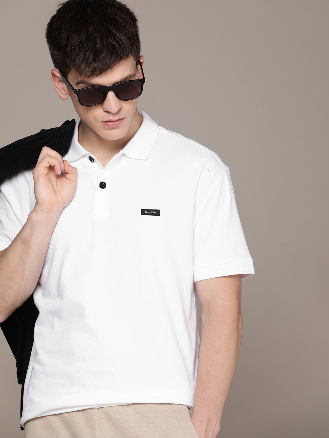 

Calvin Klein Jeans Men Polo Collar Comfort Fit T-shirt With Applique Detail, White