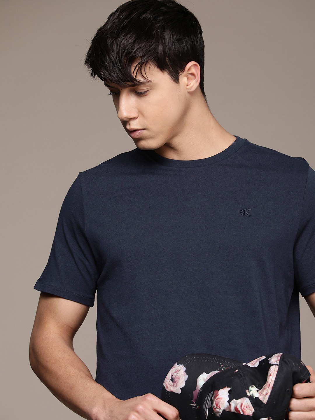 

Calvin Klein Jeans Men Pure Cotton Round Neck T-shirt, Navy blue