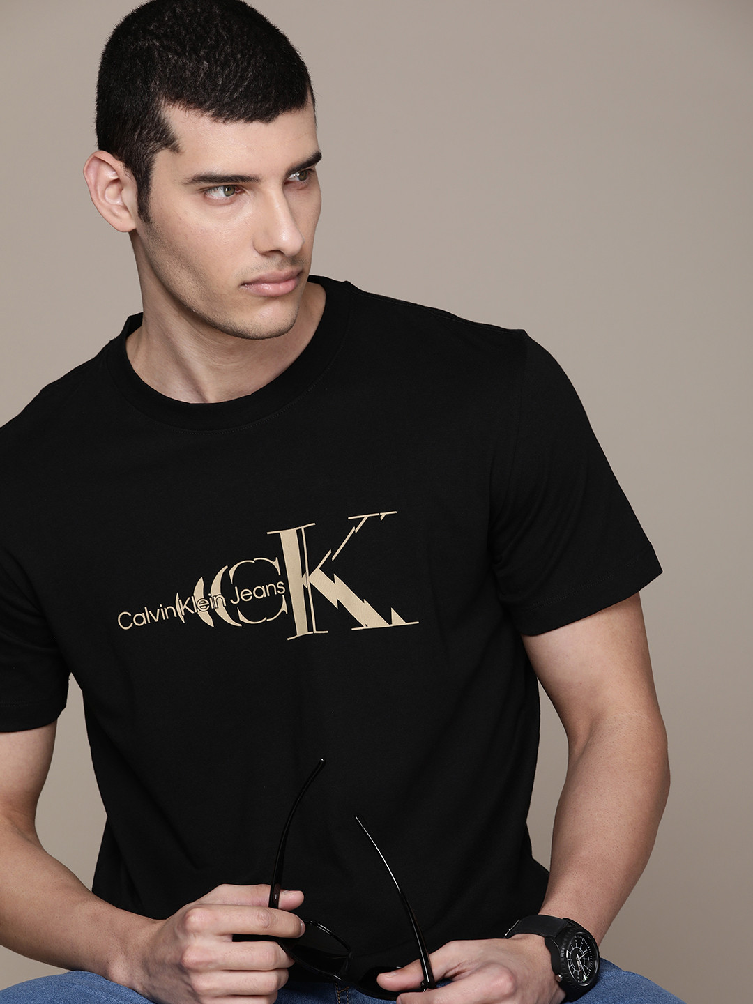 

Calvin Klein Jeans Men Brand Logo Printed Pure Cotton T-shirt, Black