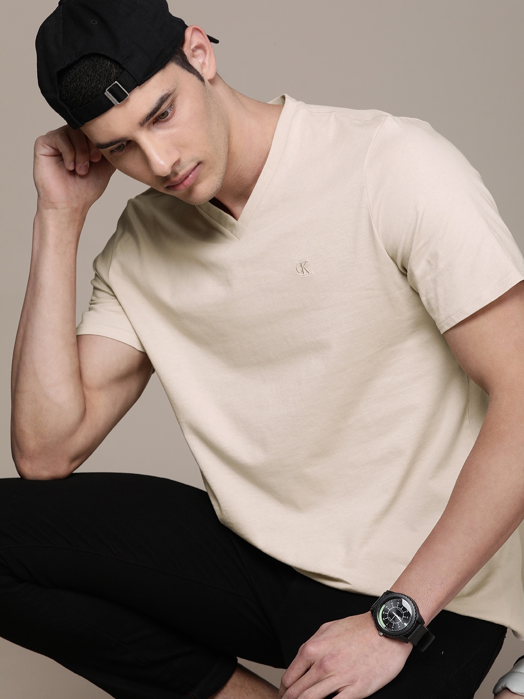 

Calvin Klein Jeans Men Brand Logo V-Neck Pure Cotton T-shirt, Beige
