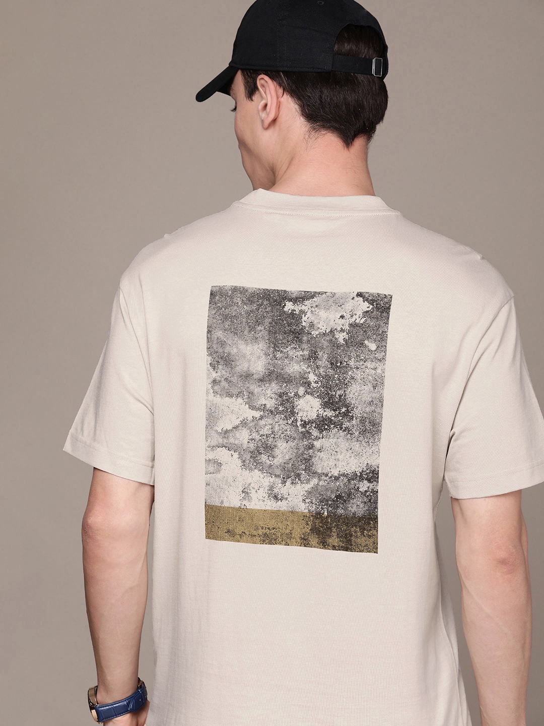 

Calvin Klein Jeans Men Pure Cotton Printed Drop-Shoulder Sleeves T-shirt, Beige