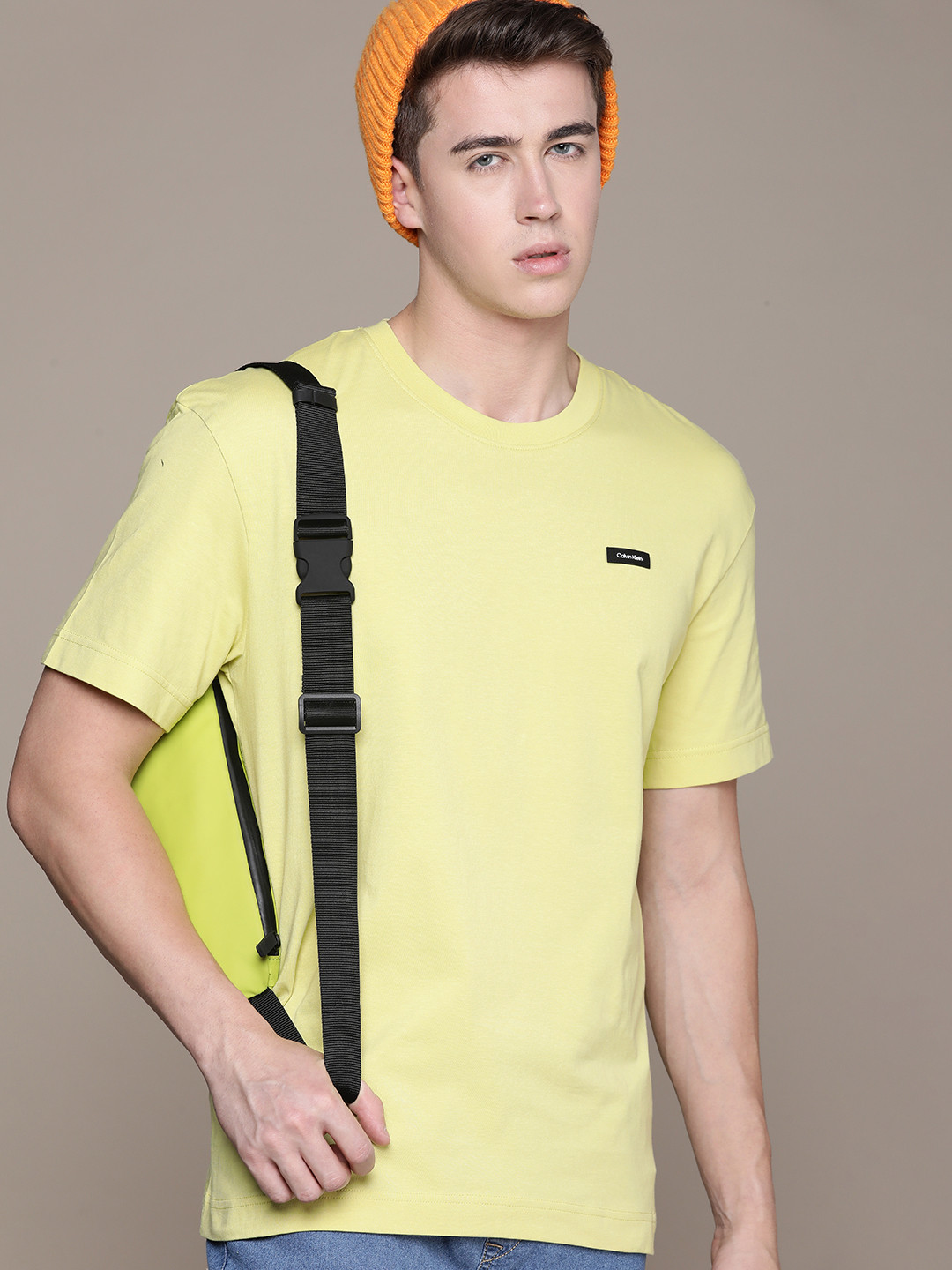 

Calvin Klein Jeans Men Drop-Shoulder Sleeves Pure Cotton Applique T-shirt, Green