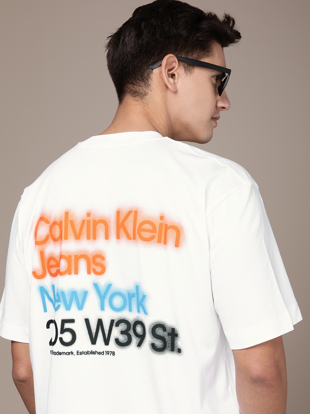 

Calvin Klein Jeans Men Brand Logo Printed Pure Cotton T-shirt, White