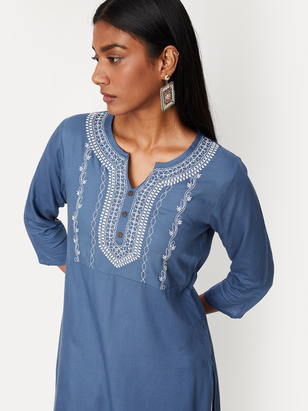 

max Yoke Design Thread Work A-Line Kurta, Blue