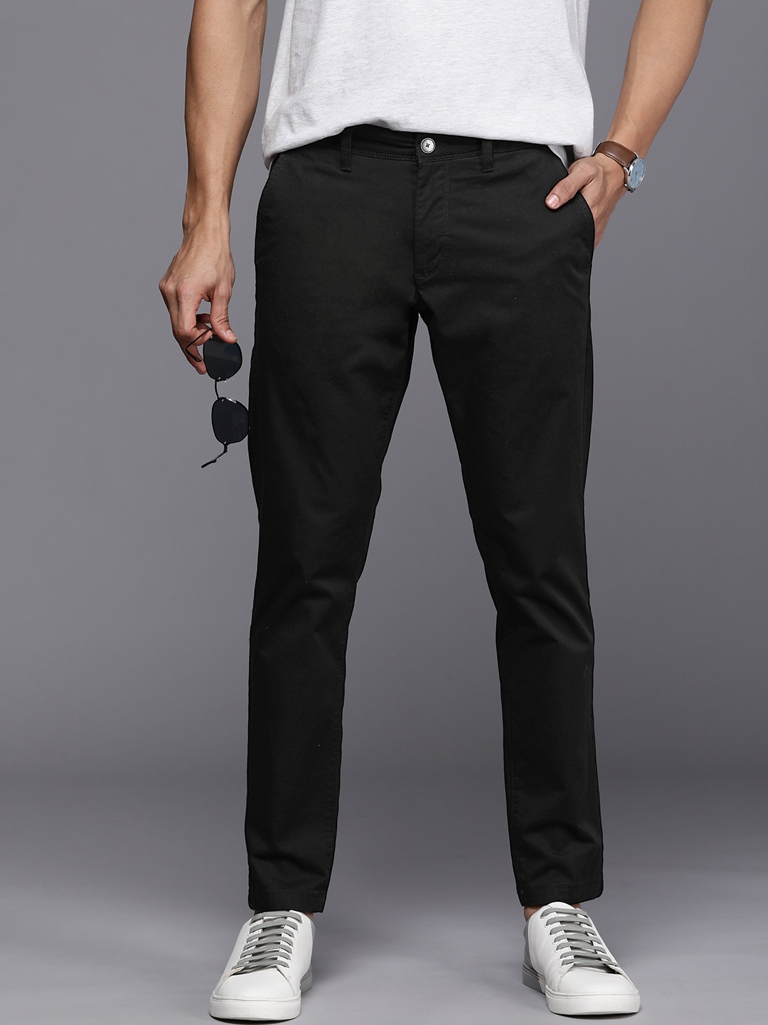 

Louis Philippe Jeans Men Comfort Tapered Fit Mid-Rise Casual Trousers, Black