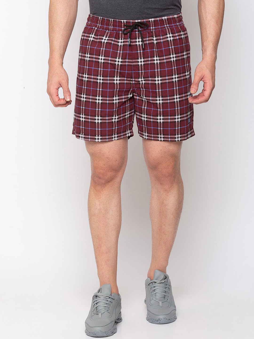 

Status Quo Men Checked Cotton Shorts, Burgundy