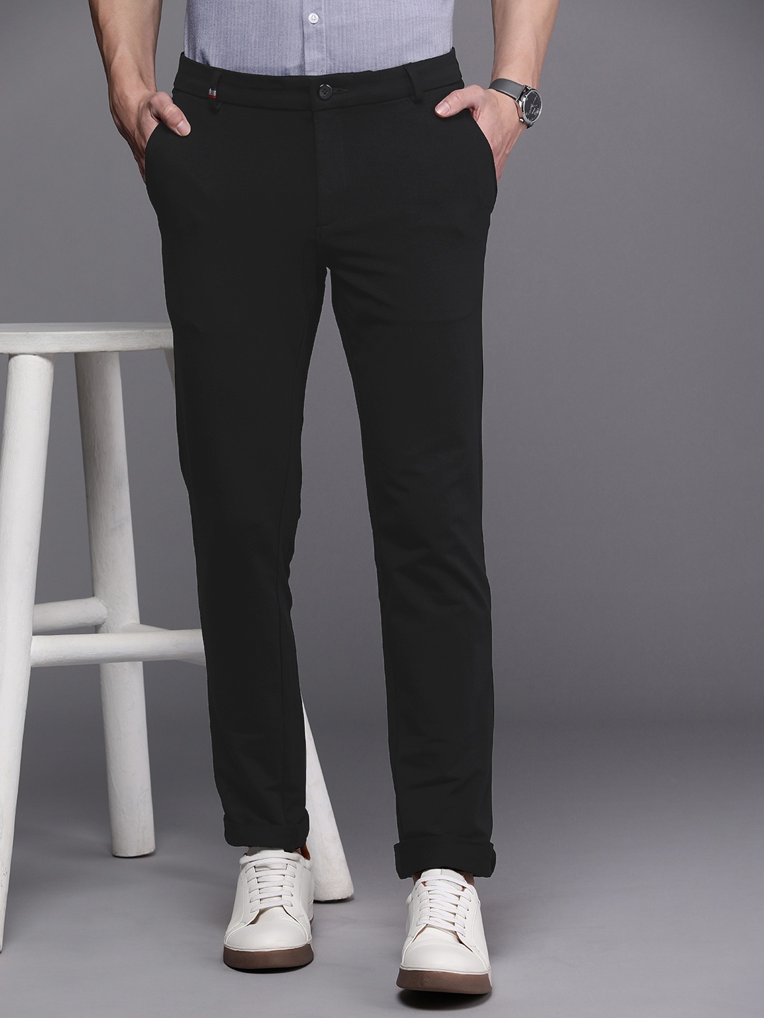 

Louis Philippe Sport Men Mid-Rise Slim Fit Chinos, Black